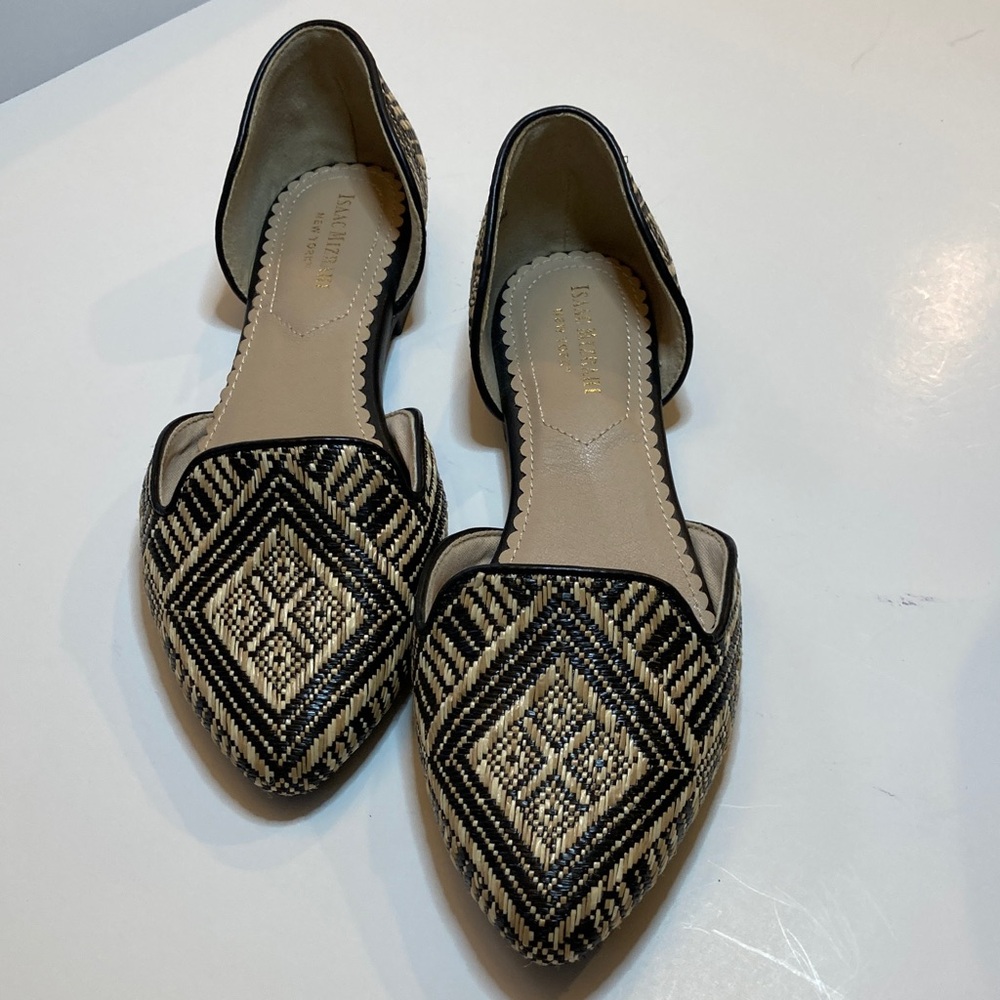 Isaac Mizrahi New York Woven Aztec Point Toe Black and Tan Vegan Flats size 6.5